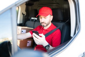 delivery-guy-texting-while-driving