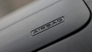 airbag sign on the dashboard